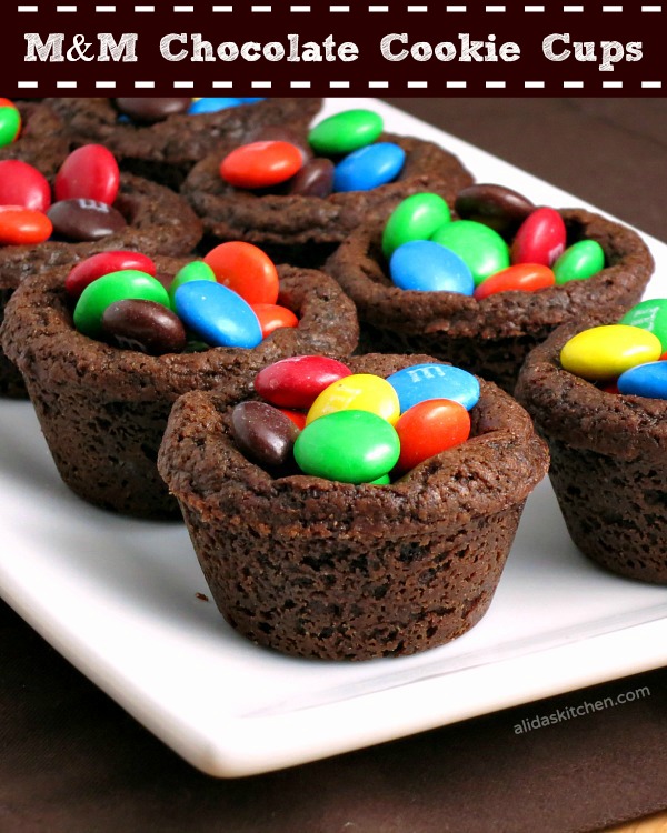 M&M Chocolate Cookie Cups | alidaskitchen.com | #bakingideas